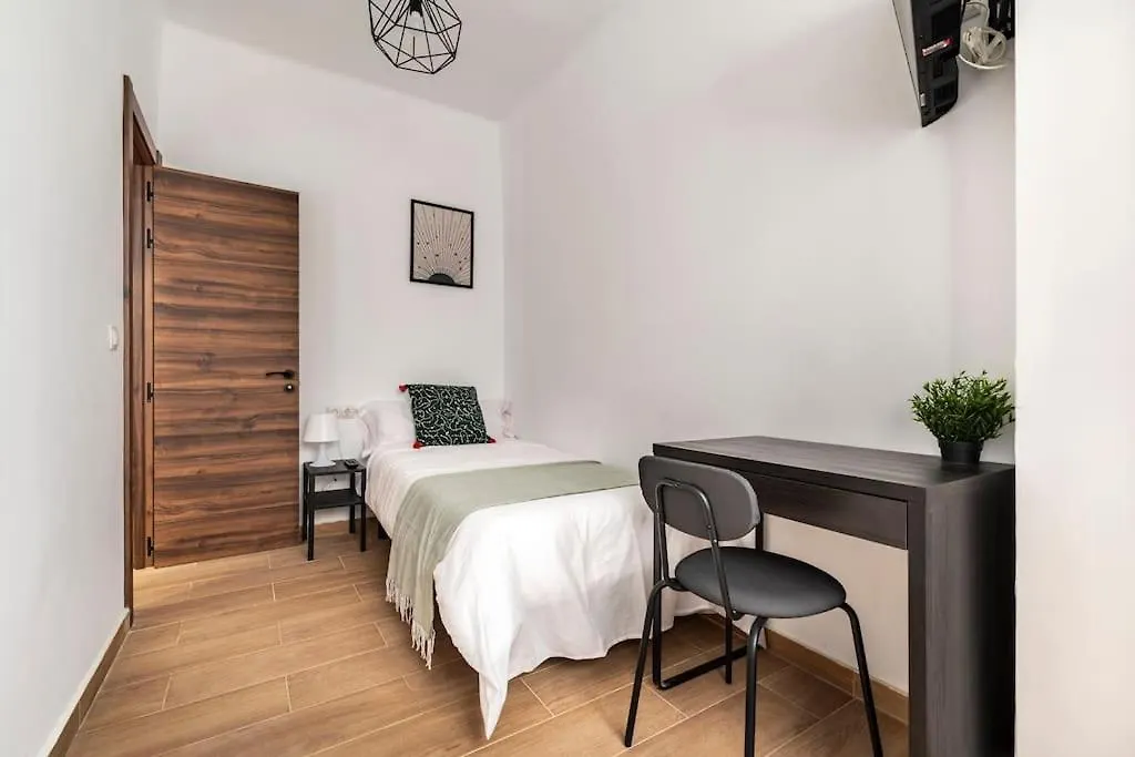 Amplio Apartamento En Malaga