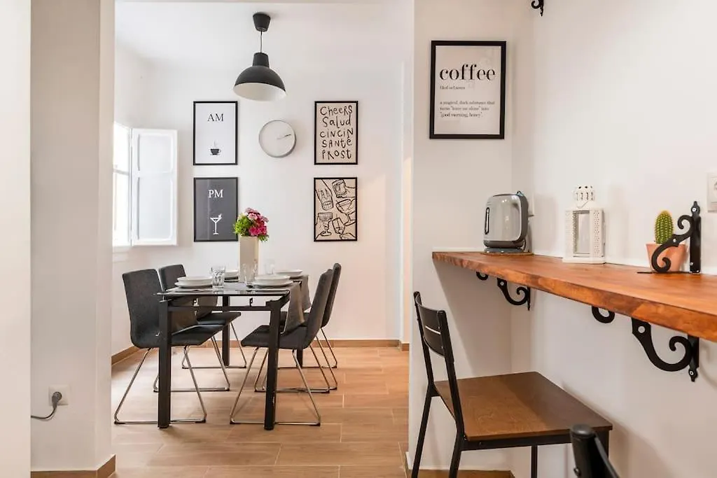 Amplio Apartamento En Malaga